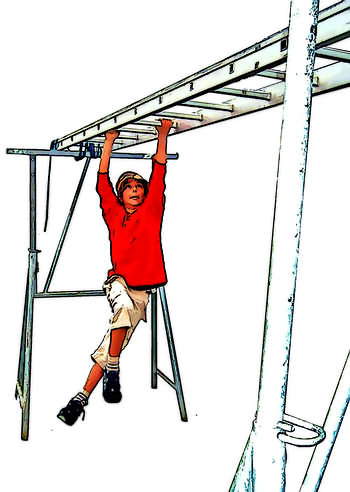 Leiterspiele: eine querliegende Leiter entlang hangeln
