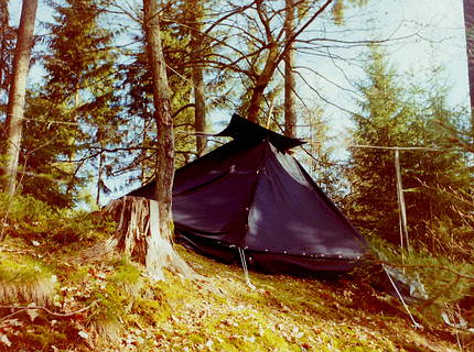 Biwak: Zelten im Wald