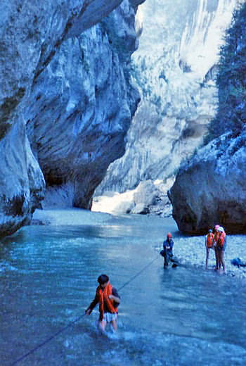 Rafting und Canyoningtouren in Südfrankreich in der 800 m tiefen Schlucht Canyon du Verdon