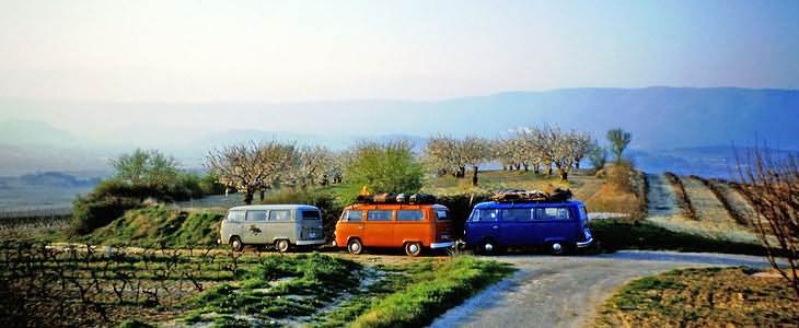 Bei einer Südfrankreichfreizeit mit 27 Personen an einem Feldweg übernachtet.