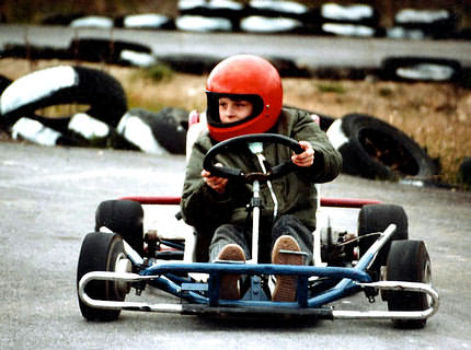 Kart fahren auf einer Asphaltpiste