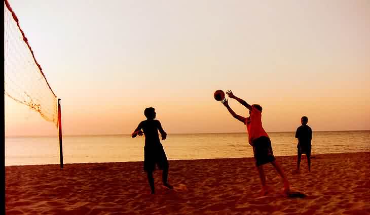 Beachvolleyball am Strand