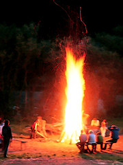 Ferienlager und Lagerfeuer